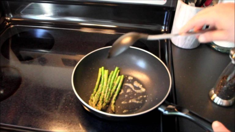 How Do You Cook Asparagus In A Pan