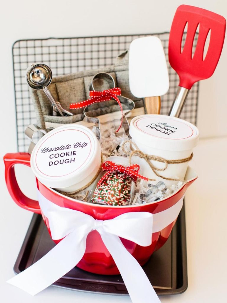 What To Put In A Baking Gift Basket