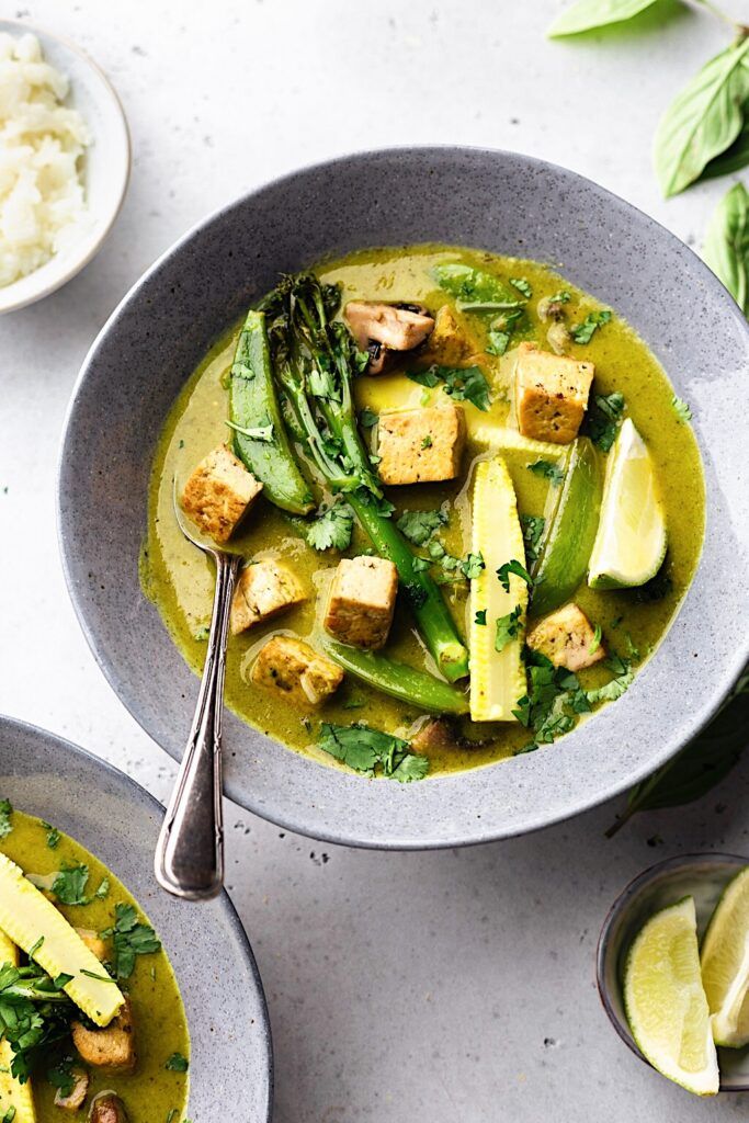 Easy Thai Green Curry With Tofu And Vegetables