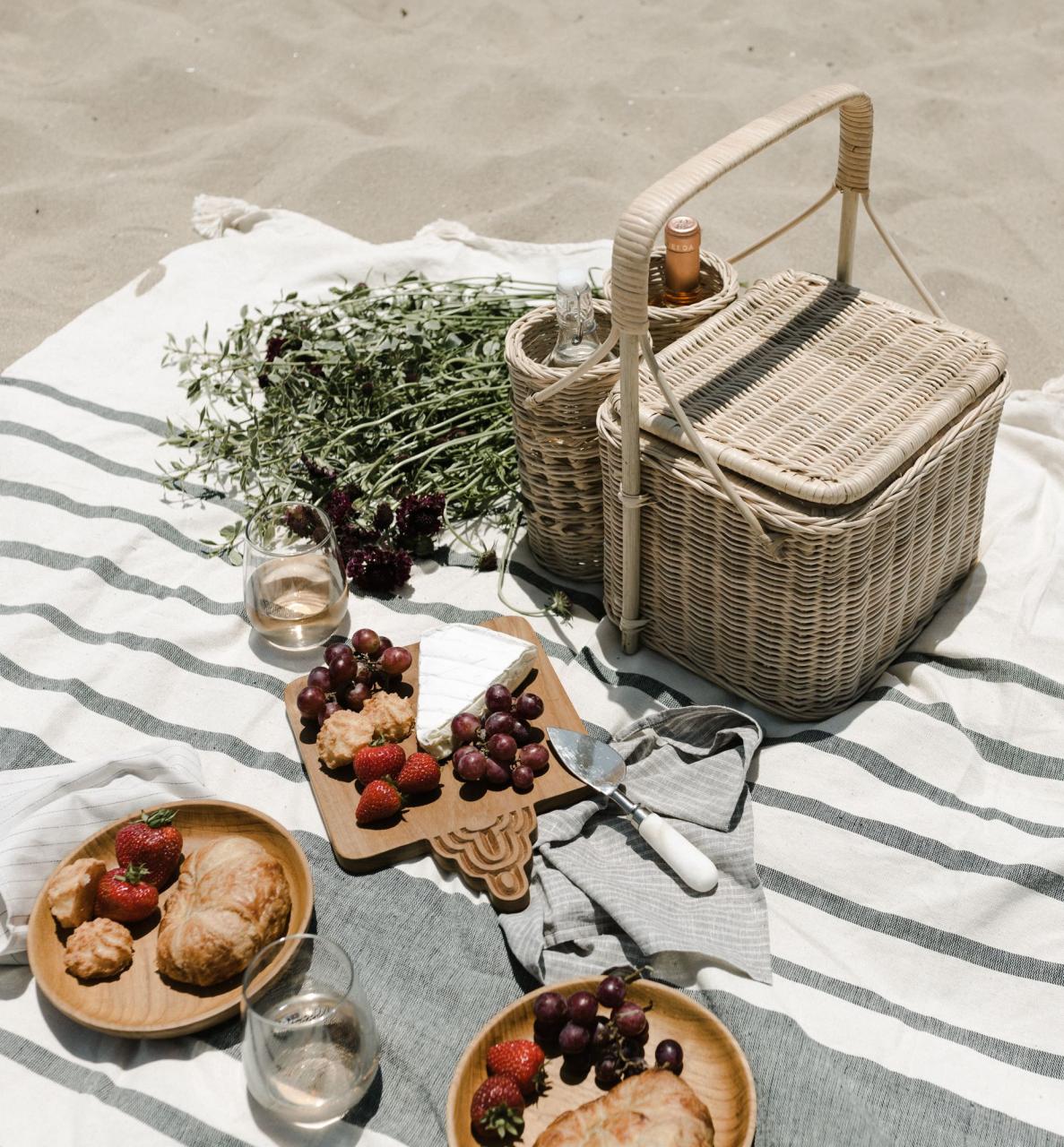 Picnic Basket Ideas For Two