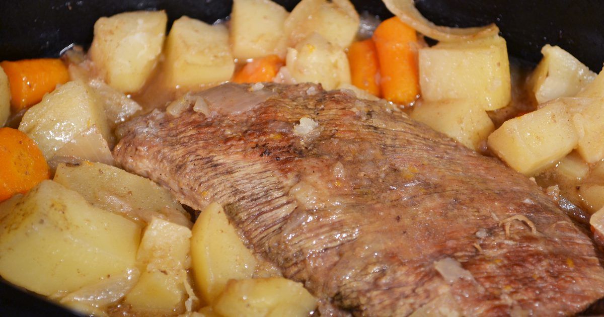 How Do You Cook A Chuck Roast In A Slow Cooker