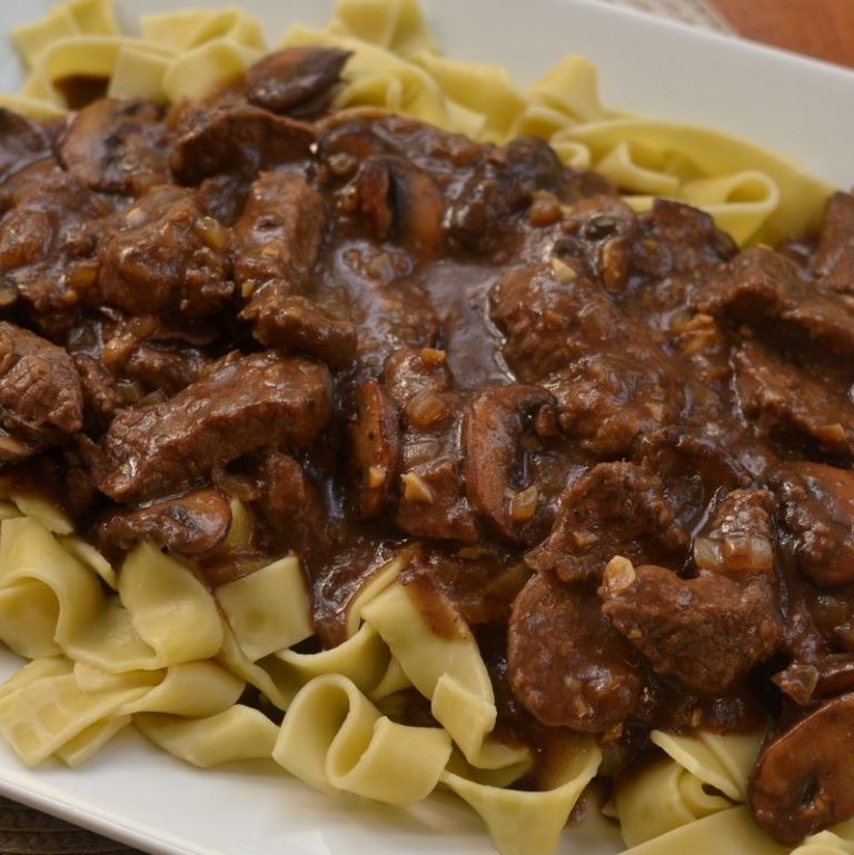 How Do You Cook Beef Tips And Noodles