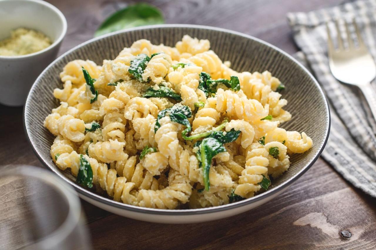 65 Vegetarian Pasta Recipes For Dinner Tonight