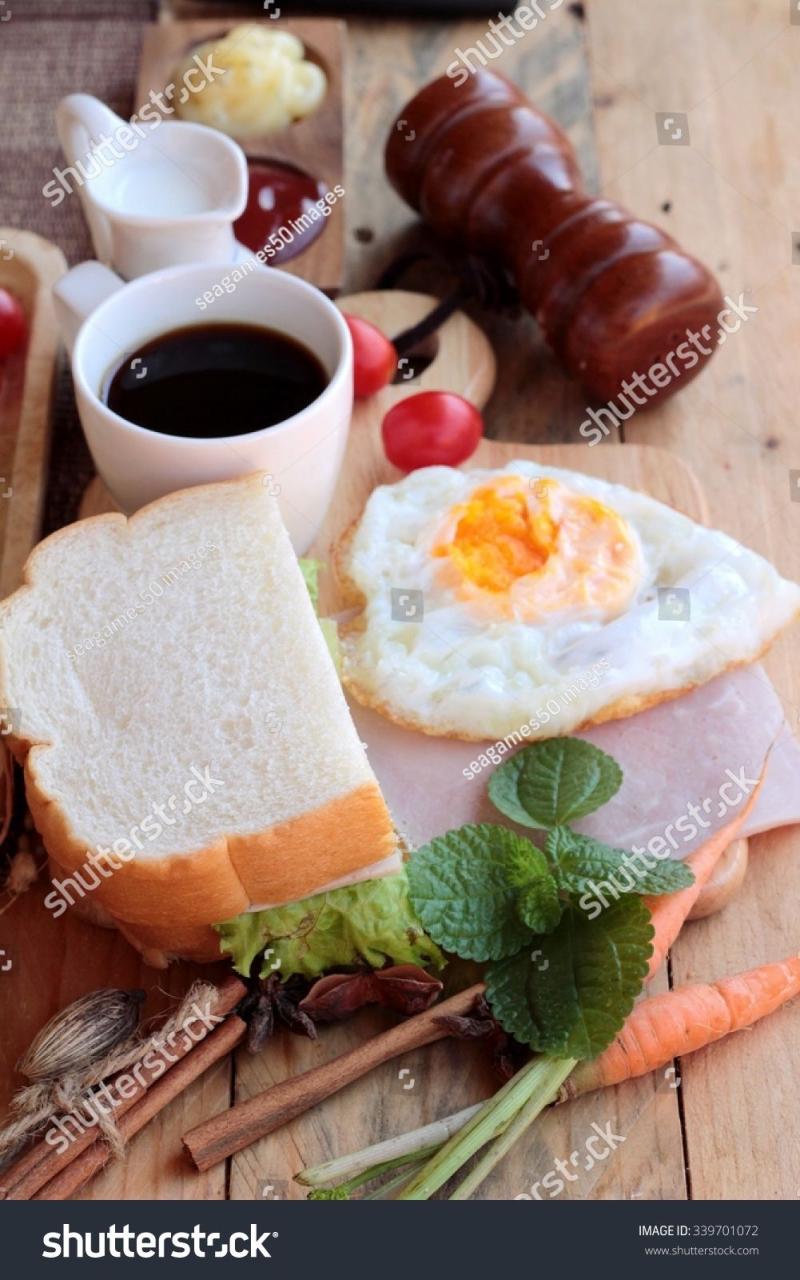 Breakfast Ideas With Eggs Ham And Bread