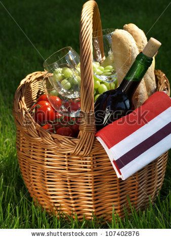 Romantic Picnic Basket Ideas