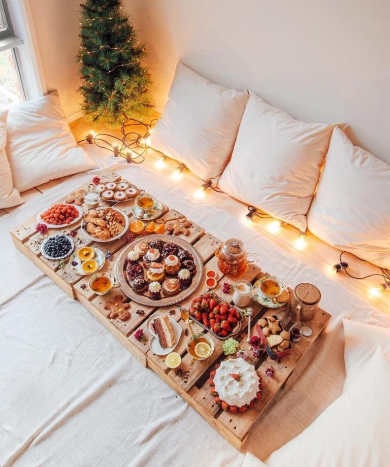 Romantic Picnic Ideas For Couples Indoors