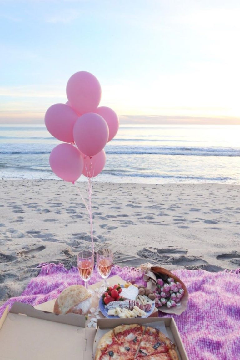 Romantic Beach Picnic Ideas At Night