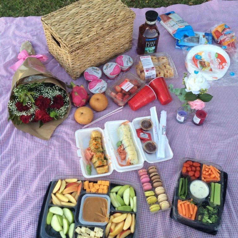 Romantic Picnic Lunch Ideas