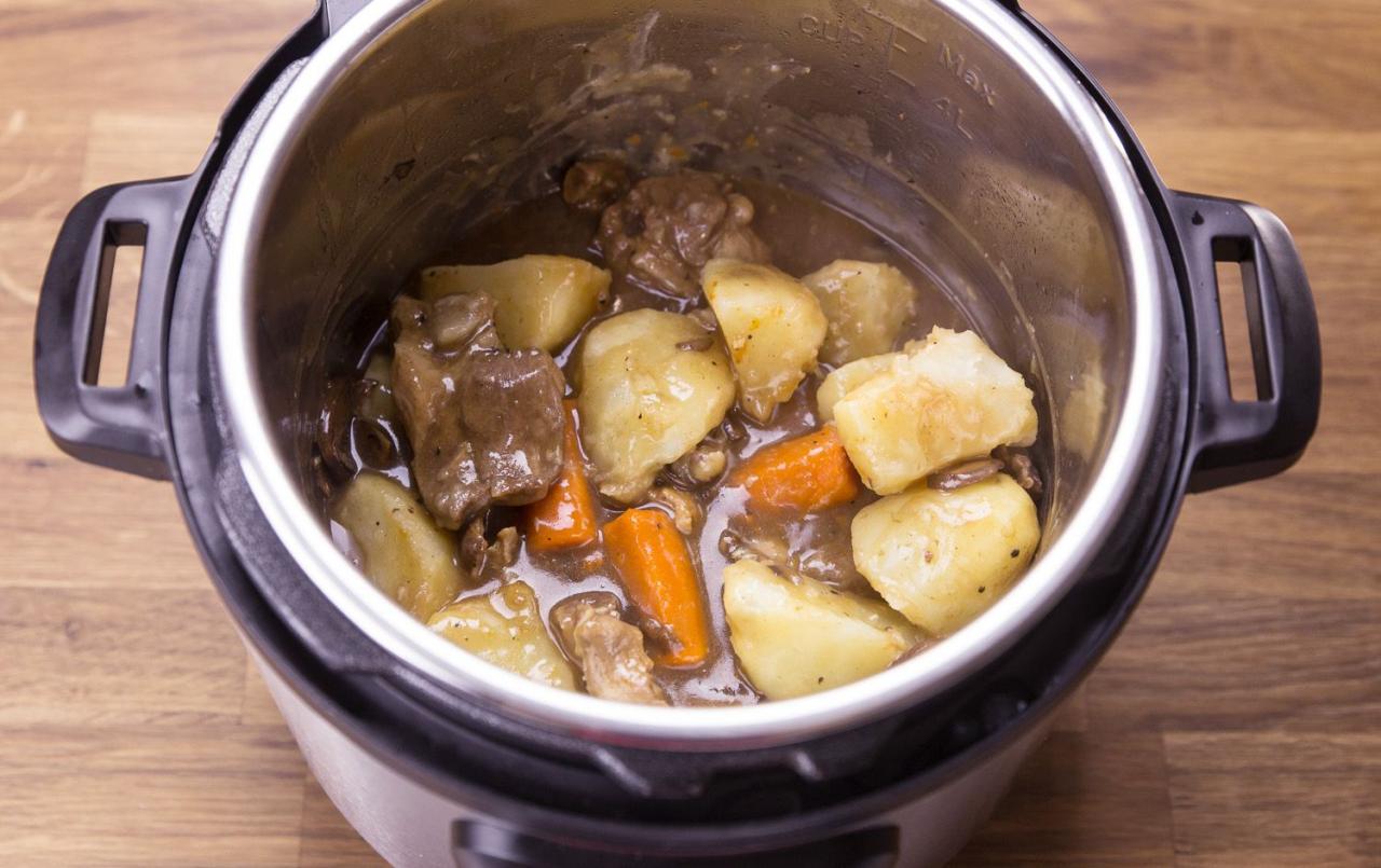Pork Shoulder Roast Slow Cooker With Potatoes And Carrots