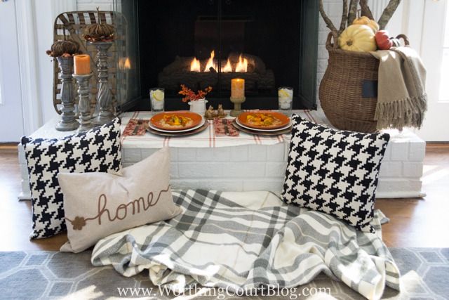 Romantic Indoor Picnic Ideas For Two