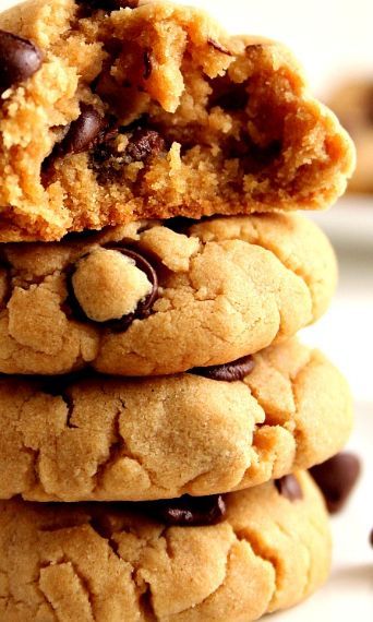 Easy Peanut Butter Cookies With Chocolate Chips