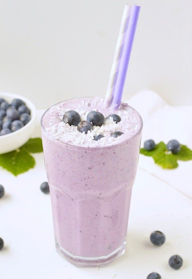 Low Calorie Breakfast Smoothie With Almond Milk