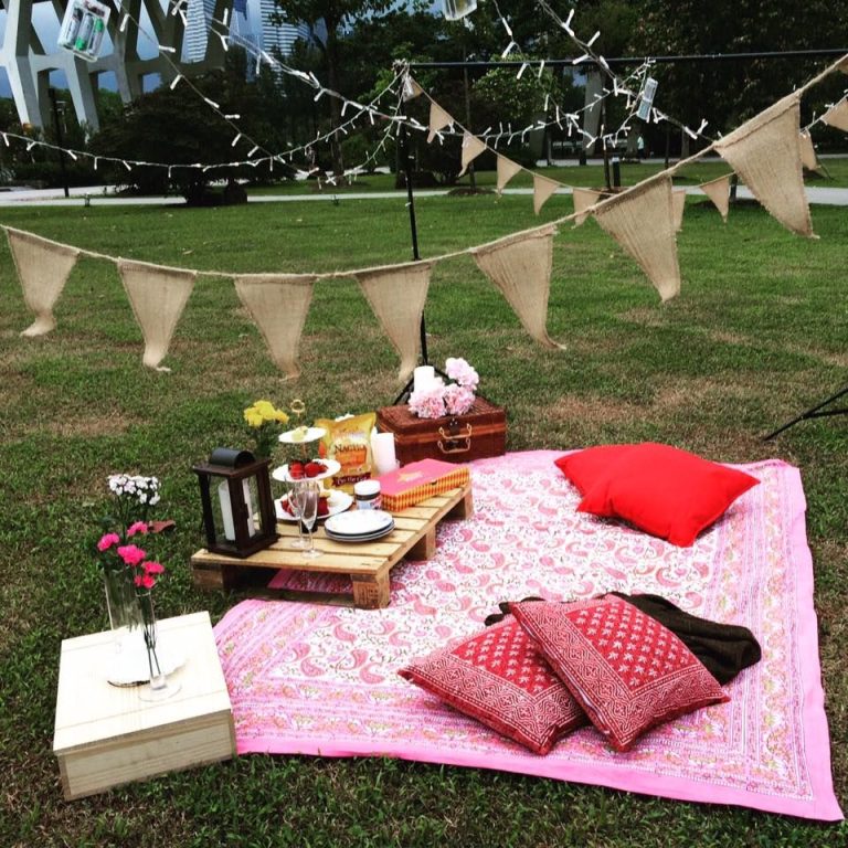 Backyard Picnic Ideas For 2