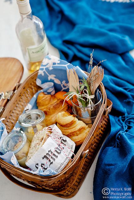 What To Bring To A Brunch Picnic