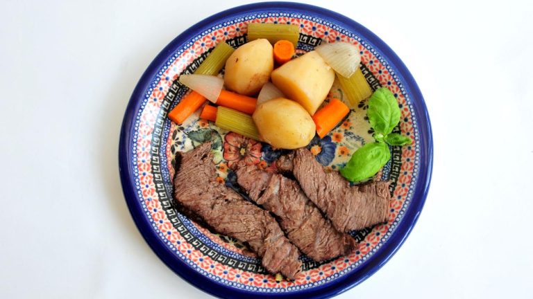 How To Cook A Roast In A Slow Cooker