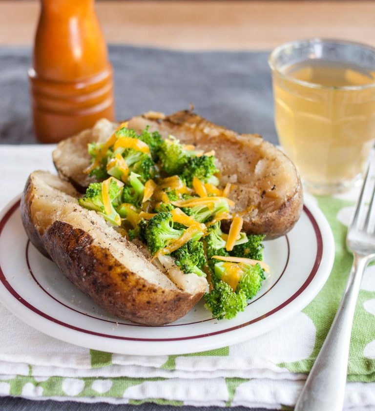 How To Cook A Baked Potato In The Microwave