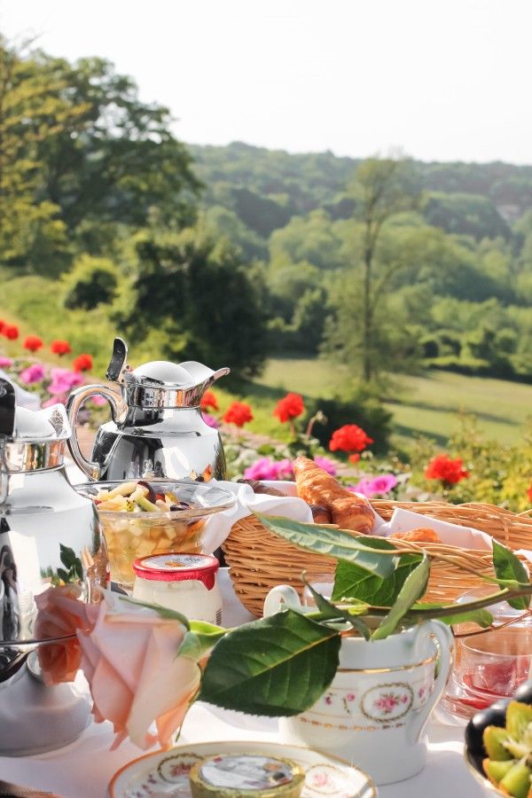 Champagne Breakfast Picnic