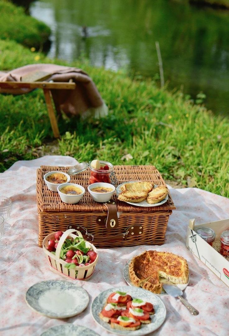 Picnic Lunch Near Me