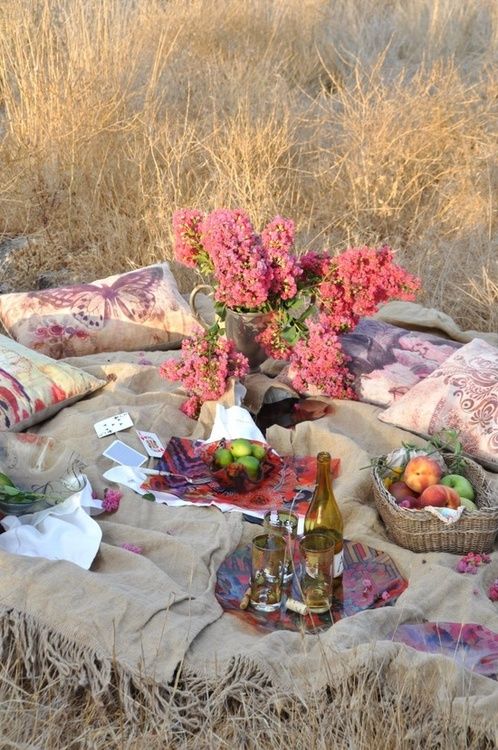 Romantic Outdoor Picnic Ideas