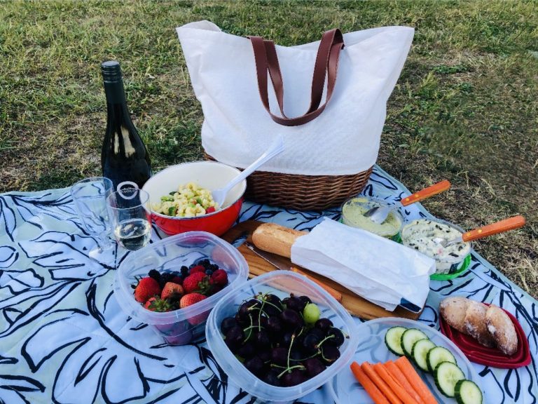 Romantic Picnic Ideas Food